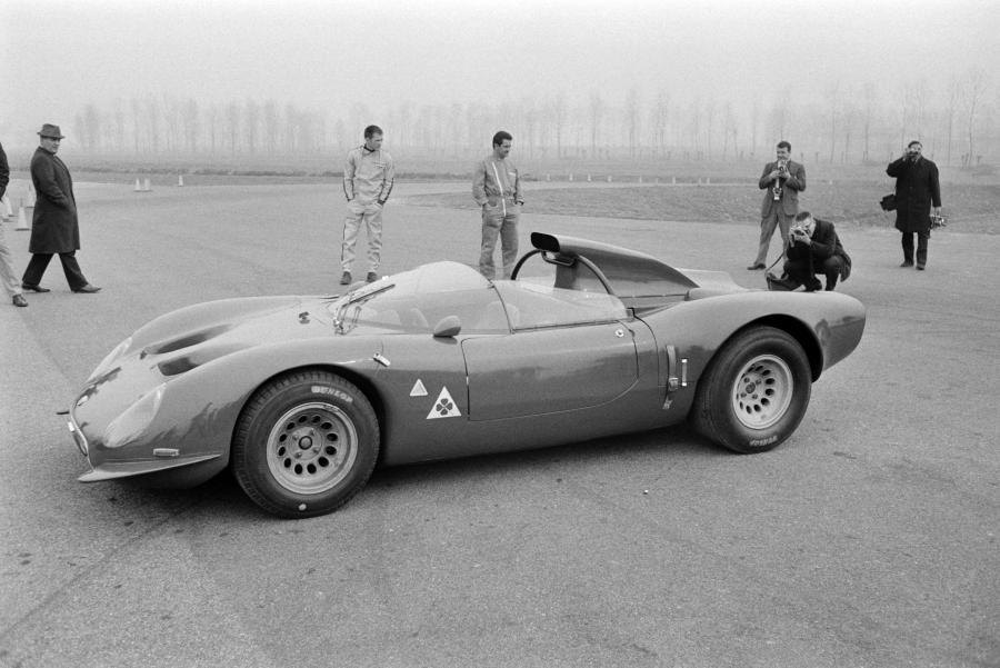  Alfa Romeo Tipo 33/2 "Fleron" 1967 года  (фото 5 из 11)